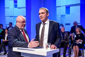 Išnarstė kandidatų deklaracijas: A. Juozaičio žmona dirbo su buvusio Karaliaučiaus vadovo globojamu fondu 