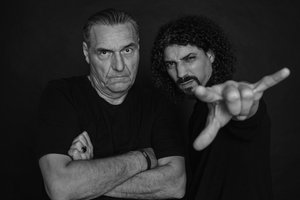 Algirdo Kaušpėdo ir Viktoro Diawaros grupė „KAnDIs“ išleido vinilo plokštelę