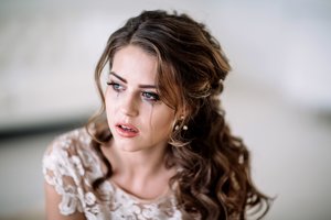 Moteris prieš pat vestuves išgirdo baisią žinią: prie altoriaus – mirties šešėlis