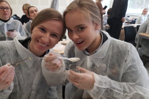 Yra kuo didžiuotis: Lietuvos paaugliai daro tai, kas stulbina užsienio mokslininkus, tik verslui tai dar nerūpi