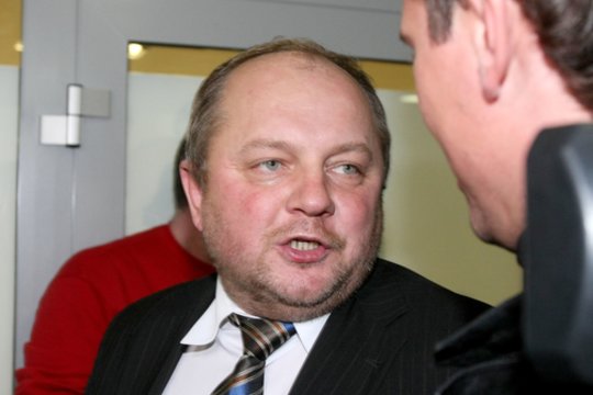 Teismas atsisakė taikyti laidavimą girtam vairavusiam G. Mikolaičiui