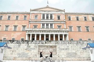 Graikija nusprendė išmelžti milijardus eurų iš vokiečių