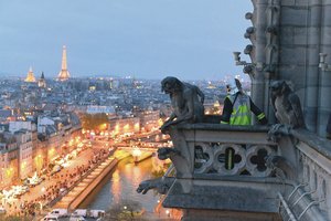 Aukos Paryžiaus katedrai piktina vargdienius: tai taps paminklu veidmainystei