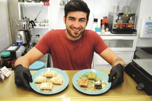 Turkas Vilniuje rado nišą: vienintelis gamina tikrą turkišką skanėstą