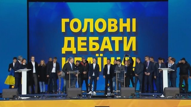 Debatai Ukrainoje: kandidatai vienas kitą puolė stadione