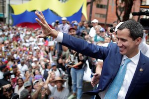 Venesuelos opozicijos lyderis paragino surengti „didžiausią visų laikų demonstraciją“