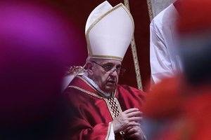 Popiežiaus Pranciškaus malda: „Padėk mums Kryžiuje matyti pasaulio kryžius“