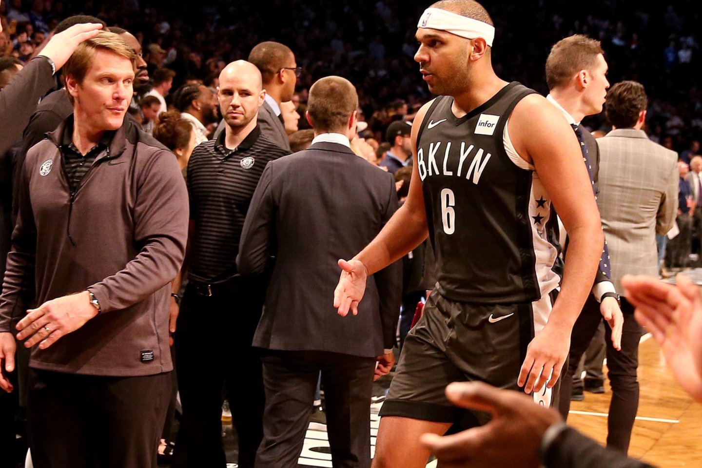 „Sixers“ svečiuose pranoko „Nets“ ekipą. <br> AFP/Reuters/Scanpix nuotr.