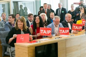 EP rinkimuose dalyvaujančios partijos bei komitetai išsitraukė numerius: kam pasisekė labiausiai