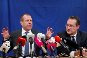 Migrantus su žiurkėmis palyginęs austrų politikas traukiasi iš partijos ir vicemero posto