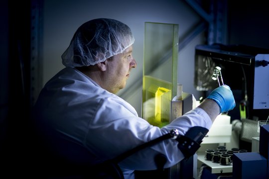 Sergantiems vėžiu viltinga žinia: naikins vėžines ląsteles be žalos audiniams