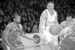 Triumfo žygis (8): šeimininkai Halėje vėl elgėsi nesvetingai