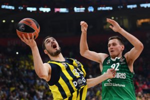 Nuostoliai „Fenerbahce“ gretose: susižeidęs N. Kaliničius gali praleisti ketvirtadienio dvikovą
