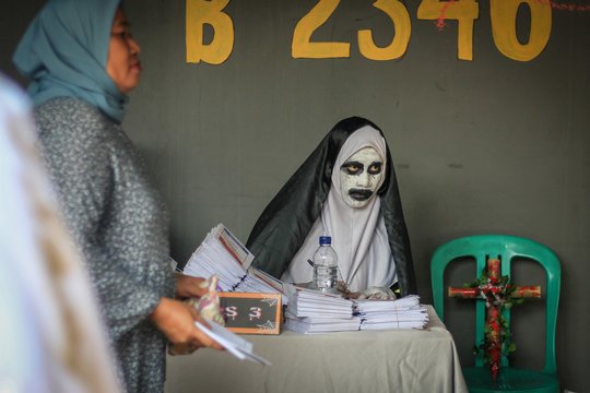 Mirtini rinkimai: skaičiuodami balsus Indonezijoje dėl pervargimo mirė 139 žmonės