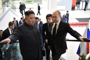 Kim Jong-unas ir V. Putinas įvertino jųdviejų derybas