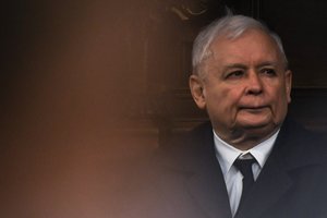 Lenkijos valdančiųjų lyderis: LGBT teisės yra importas iš užsienio ir kelia grėsmę tautai