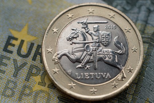 Už autobuso bilietą atsiskaitė ir netikra moneta