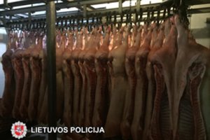 Sudavė smūgį šešėlinei mėsos prekybai: atliko 95 kratas, įtarimai pareikšti 33 asmenims