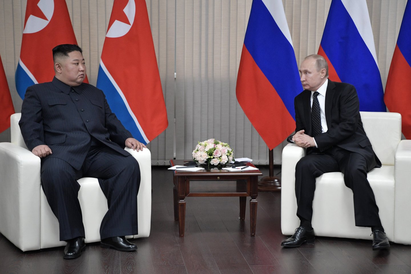 V.Putinas susitiko su Kim Jong-unu.<br>Sputnik/Scanpix nuotr.