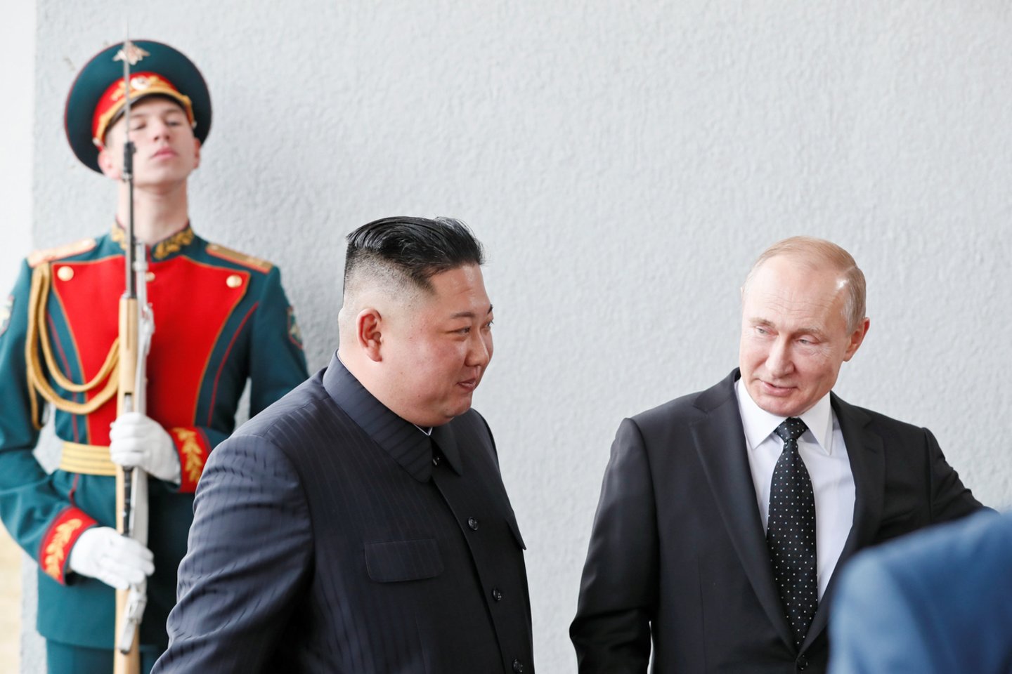 V. Putinas atvyko pirmojo susitikimo su Kim Jong Unu.<br>Reuters/Scanpix nuotr.