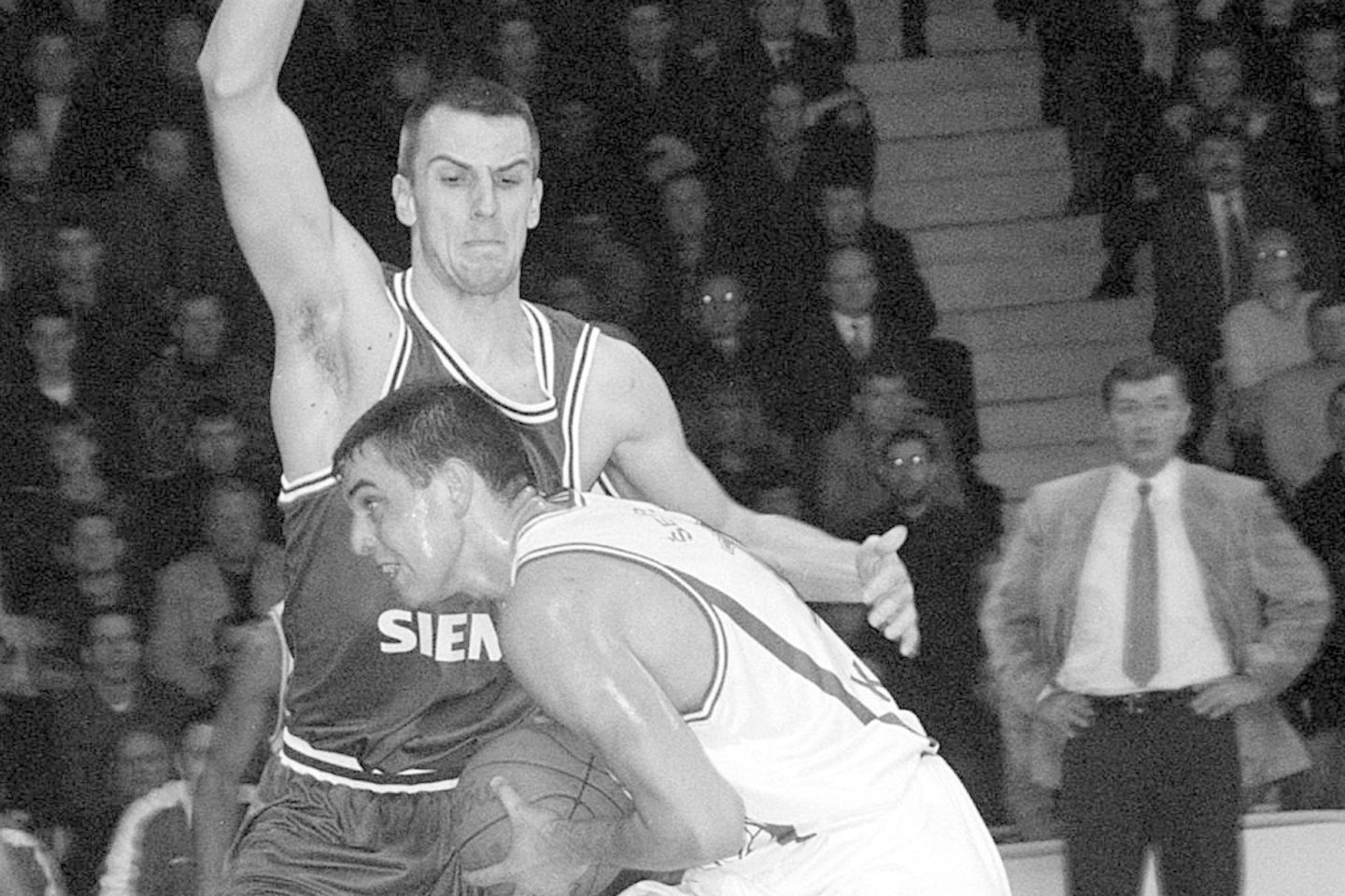 1999-ieji, „Žalgirio“ rungtynės su Zagrebo „Cibona“.<br>LR archyvo nuotr.