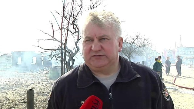 Ugniagesys apie gaisrą Šalčininkų r.: liepsnos sunaikino apie 20 pastatų
