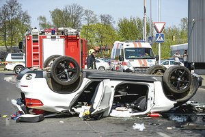 Paaiškėjo naujų detalių apie iš stovėjimo aikštelės iškritusį BMW 