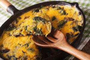 Pagardinkite omletą šiais produktais, ir riebalus deginsite nuo pat ryto