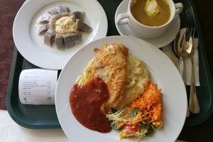 Valgykloje stebino daug kas, bet galutinai pribloškė kefyro kaina