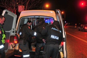 Kauno r. girtas vyras pasišvaistė metaliniu strypu – sužeisti 4 žmonės