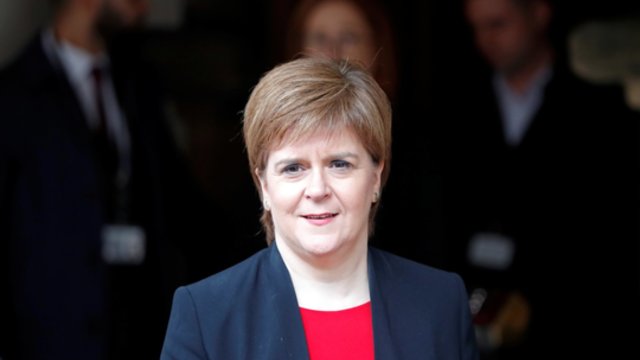 Škotijos ministrė: tegu britai vieni murkdosi „Brexit“ purve