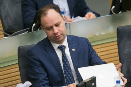 A. Veryga neigia informaciją apie ketinimą riboti pacientų gydymo kainą