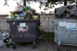 Kapinėse apsilankiusi kalvarijiškė: kiek atvažiuoji, vaizdas toks pats