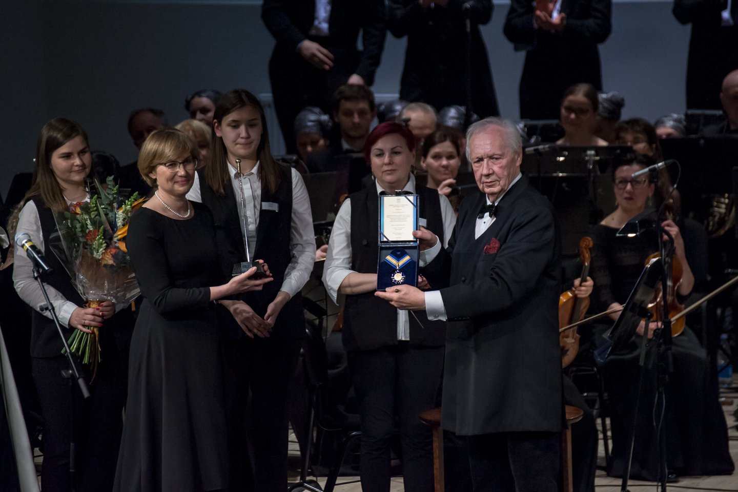 S.Domarkui suteiktas Klaipėdos valstybinio muzikinio teatro garbės dirigento vardas.<br> O.Kasabovos nuotr.