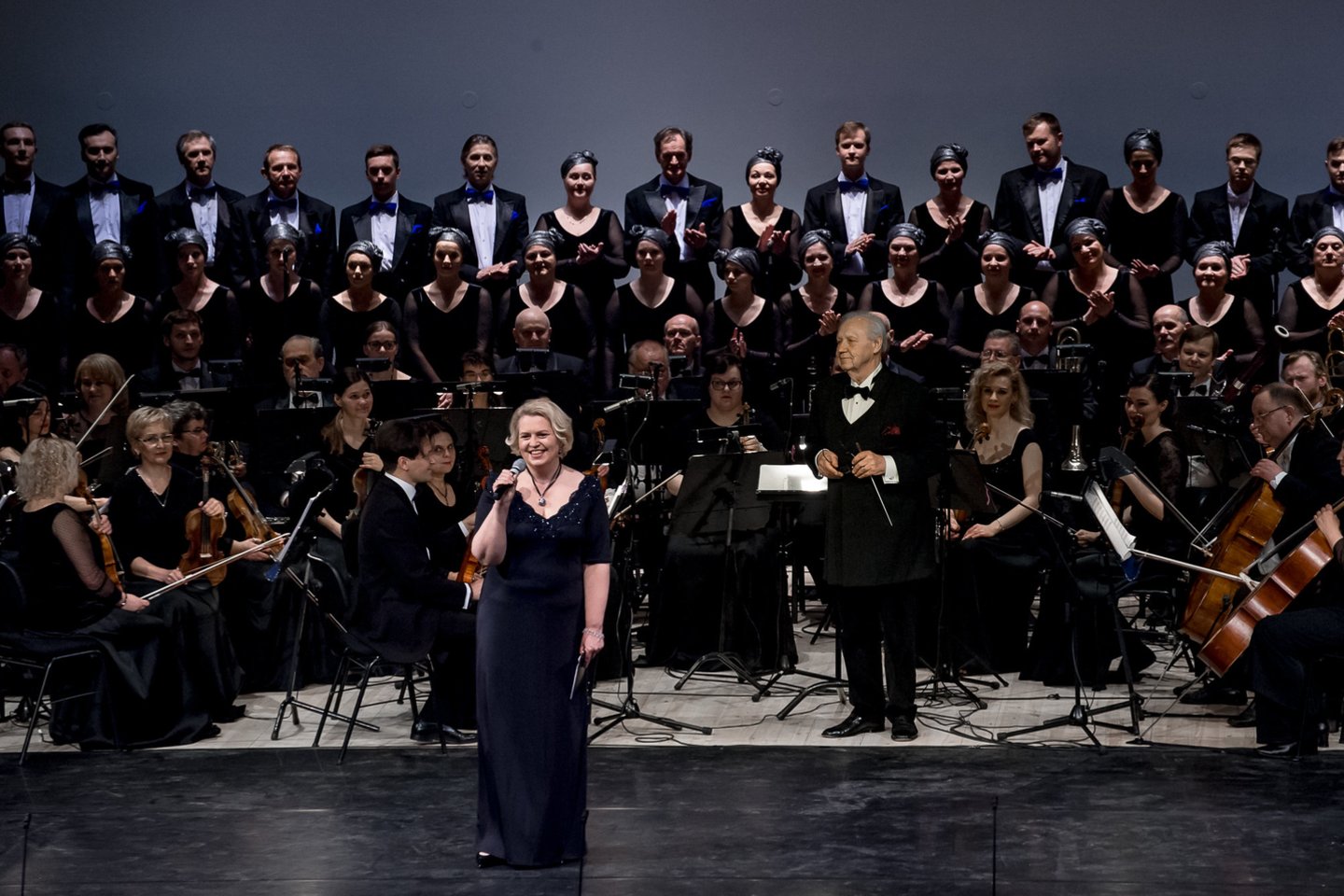 Klaipėdos scenoje S.Domarkas dirigavo jubiliejinį koncertą "Operetės šventė".<br> O.Kasabovos nuotr.