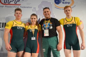 Rokui Burbai – Europos jaunių jėgos trikovės čempionato sidabras