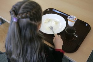 Daliai Lietuvos pradinukų jau kitąmet žada nemokamą maitinimą