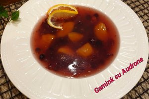 Primins vaikystę: saldi ir gaivi vaisių sriuba pagal mamos receptą