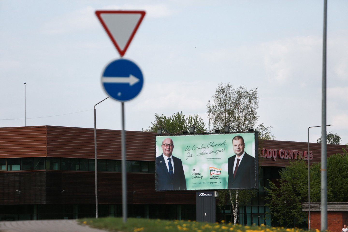Kauno meras V.Matijošaitis nusprendė padėti S.Skverneliui laimėti prezidento rinkimus.