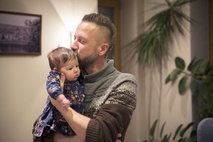 Linas Adomaitis: „Su Saulutės atėjimu ir mano muzikoje atsirado geltonos spalvos“