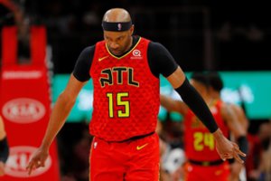 Legenda sportbačių ant vinies kabinti neketina: V. Carteris planuoja likti dar sezonui