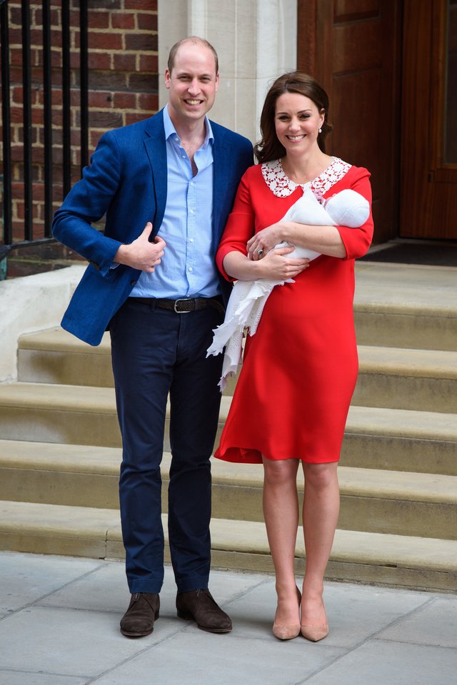 Catherine Middleton ir princas Williamas, kai gimė princas Louisas.<br>Scanpix nuotr.