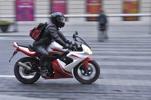 Motociklininkai išplatino kreipimąsi dėl A juostų – prašo keisti KET