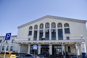 Iš Vilniaus neišskrido lėktuvas: oro bendrovė atskleidė priežastį – kalta liga
