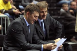 Po suplėšyto V. Romanovo lapelio – D. Maskoliūno akistata su ginkluotais apsauginiais