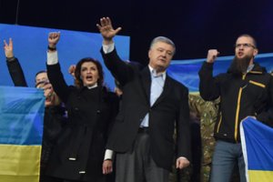 P. Porošenka: „Ukraina įsigis dešimtis patrulinių sraigtasparnių ir katerių“