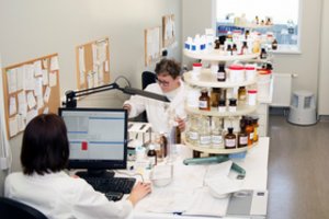 Vaistus gaminanti vaistininkė prisiminė labiausiai ją pralinksminusį pageidavimą