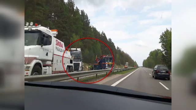 Užfiksavo avariją kelyje Vilnius-Kaunas: eismas sustabdytas