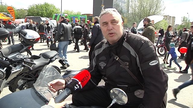 Vilniuje ūžė motociklai: baikeriai atidarė jubiliejinį sezoną