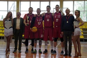 LSKL trijulių krepšinio turnyro nugalėtojais tapo VDU vaikinai ir LSU merginos